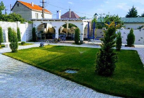 Територія гостьового будинку